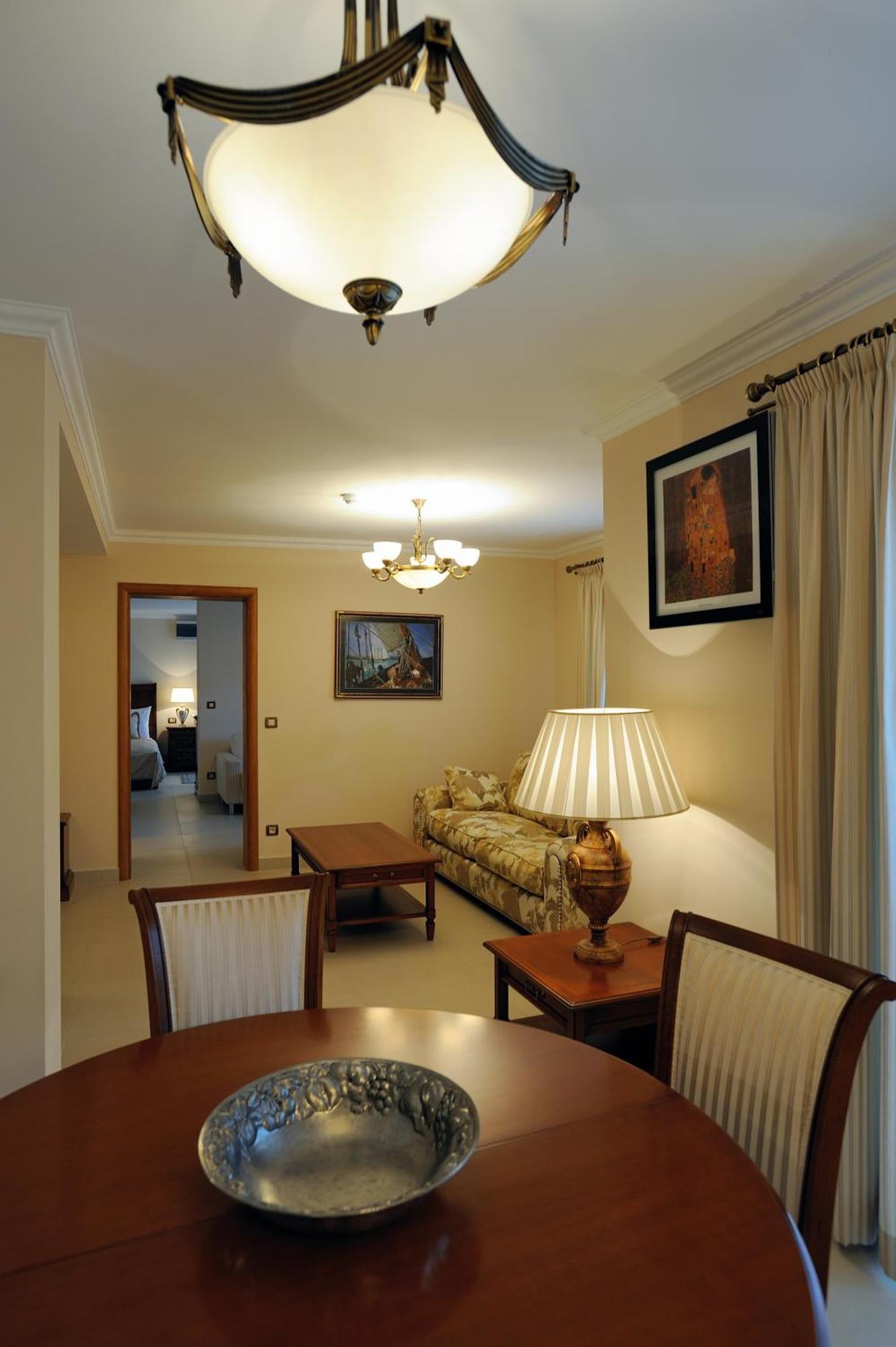 Hotel Solitudo Uble Exterior photo