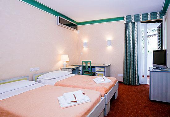 Hotel Solitudo Uble Exterior photo